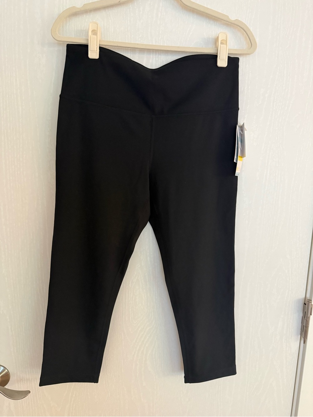 NWT Nordstrom Zella Black High Rise Crop Leggings Yoga Studio Athletic Pants L